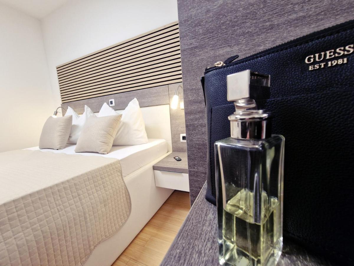 Residence-Apartment-Giuliano-Punta Skala, Petrcane Eksteriør bilde