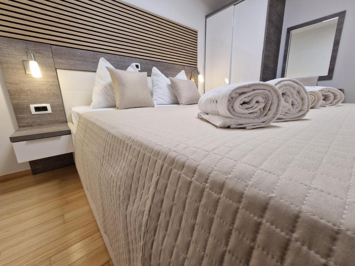 Residence-Apartment-Giuliano-Punta Skala, Petrcane Eksteriør bilde